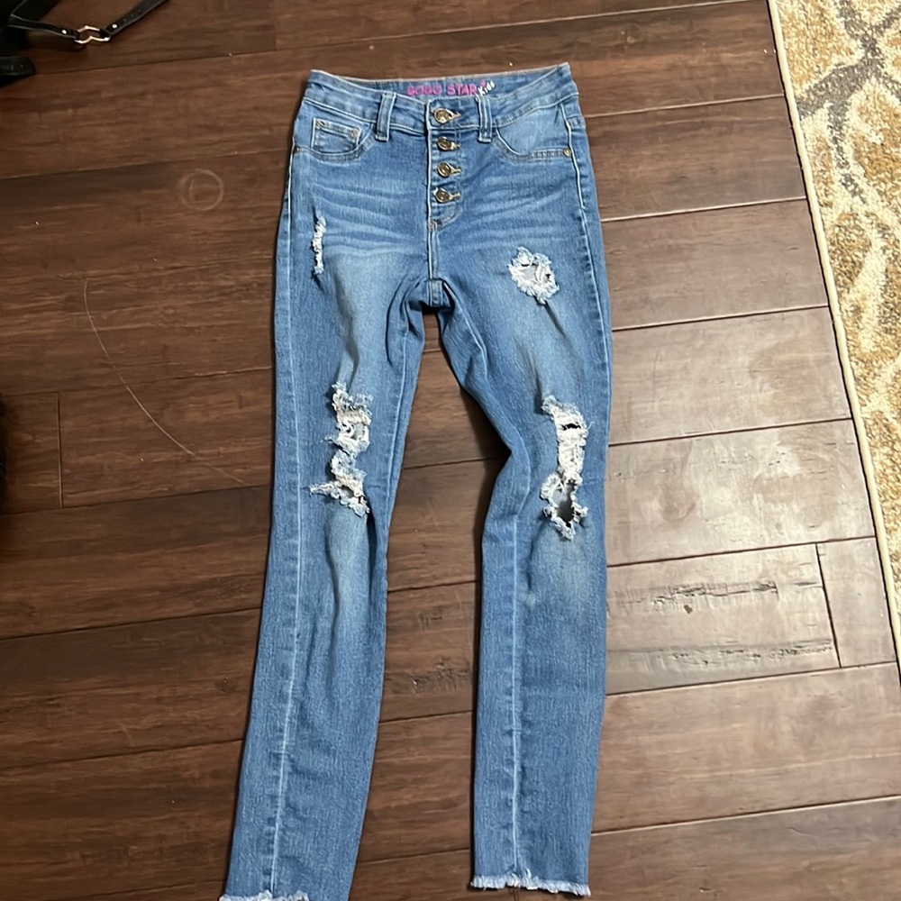 Jeans with rips